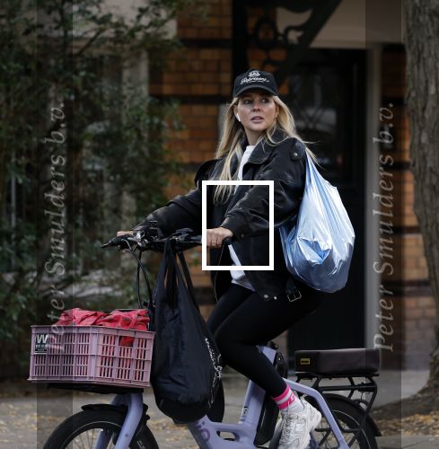 Amsterdam 30 september 2025
Chantal Janzen op de fiets in Amsterdam zuid.