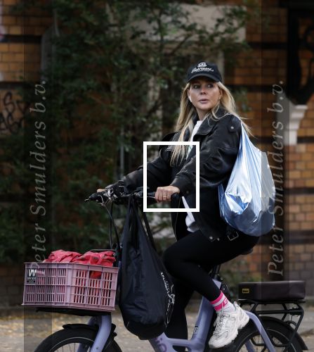 Amsterdam 30 september 2025
Chantal Janzen op de fiets in Amsterdam zuid.