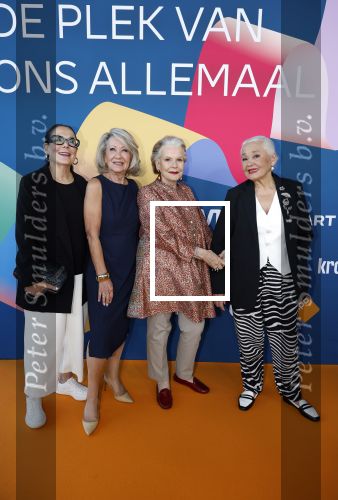 Hilversum 9 september 2025
NPO najaarspresentatie bij beeld en geluid . De Grannies van Amsterdam (vlnr) Lorraine Littaur Tonneke veldhuizen Joanita Green en Mug Elias