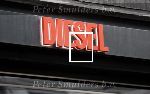 Amsterdam 26 augustus 2026
Logo\'s van de winkels op de pc hooftstraat . DE Winkelstraat van Nederland . Diesel