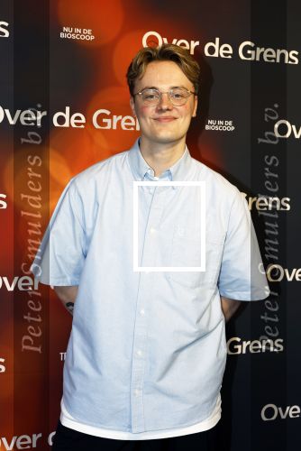 Amsterdam 26 augustus 2025
Premiere over de Grens in het vondelpark . De cast bestaat uit Manuel Broekman Jasmine Sendar Nienke Plas Vincent Banic en Elisabeth Puglia. Duncan Tromp