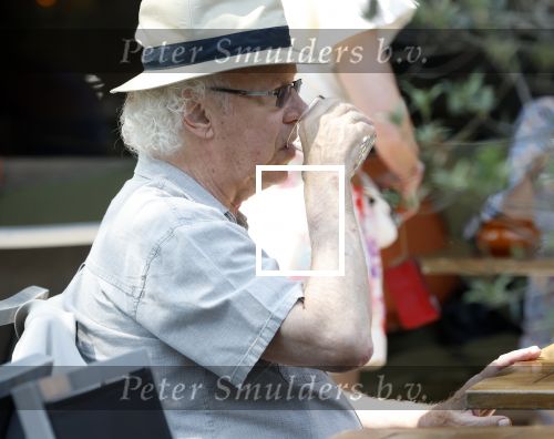 Amsterdam 1 juli 2025
Eddy Habbema met zijn vrouw op terras.