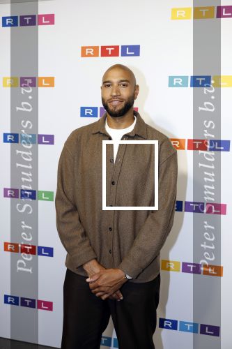 Hilversum 27 augustus 2025
De deelnemers van Expeditie Robinson 2025 zijn Nordin Besling
Matyas Bittenbinder
Demi de Boer
Yesim Candan

Vincent Croiset
Roos Dickmann
Koen Pieter van Dijk
Kevin Hassing
Roelof Hemmen
Camiel Kesbeke
Twan Kuyper
Amije Roos van der Laan
Stefania Liberakakis
Robin Martens
Churandy Martina
Florentien van der Meulen
Linda Wagenmakers
Marieke Westenenk
Lies Zhara
De presentatie is in handen van Nicolette Kluijver en Edson da Graca