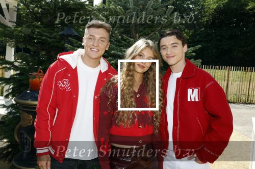 Kaatsheuvel 8 september 2025
Persevent van de Gi-Ga Gantische Kerstshow in de efteling met oa Rene Froger Gert Verhulst Kabouter Plop K3 en Marie Verhulst . GenZ