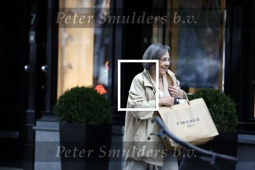 Amsterdam 30 september 2025
Gerdi Verbeet winkelt op de cornelis schuytstraat