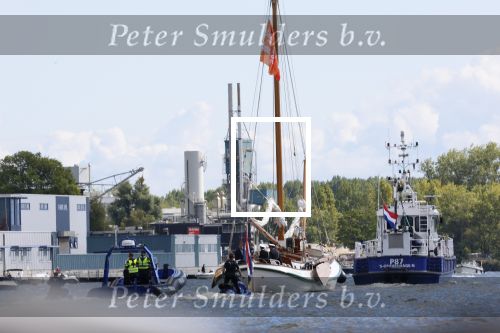 Amsterdam 24 augustus 202
Prins Maurits en Prinses MarilÃ¨ne hebben drie kinderen: Anna (geboren in 2001), Lucas (geboren in 2002), en Felicia (geboren in 2005). Hun volledige achternaam is Van Lippe-Biesterfeld van Vollenhoven . Prins Maurits neemt met zijn gezin de Vlootschouw af tijdens de laatste dag van Sail. Ze varen met de Groene Draeck.