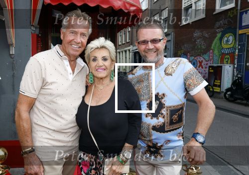 Amsterdam 26 augustus 2025
Presentatie tassenlijn Studio Noos bij cafe Nol .
Mick Harren en Imca Marina treden op. Hanny Veerkamp met man Ton en zoon