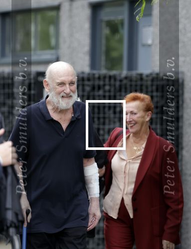 Rotterdam 20 september 2025
Crematie Gerard Cox bij crematorium de Hoeksche Waard. Hugo Metsers Pleuni Touw en Loes Luca