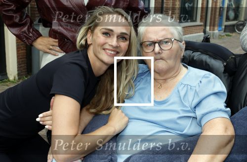Enkhuizen 30 augustus 2025
Irene Schouten opent met haar compagnon Susan Bakker de tweede RFRMR  .RFRMR is een pilates studio . Irene Schouten met haar moeder en vader