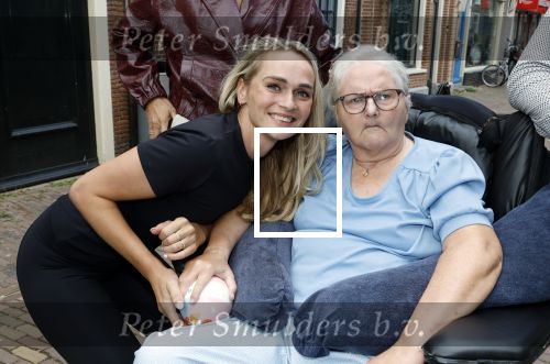 Enkhuizen 30 augustus 2025
Irene Schouten opent met haar compagnon Susan Bakker de tweede RFRMR  .RFRMR is een pilates studio . Irene Schouten met haar moeder en vader