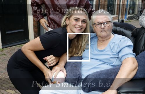 Enkhuizen 30 augustus 2025
Irene Schouten opent met haar compagnon Susan Bakker de tweede RFRMR  .RFRMR is een pilates studio . Irene Schouten met haar moeder en vader