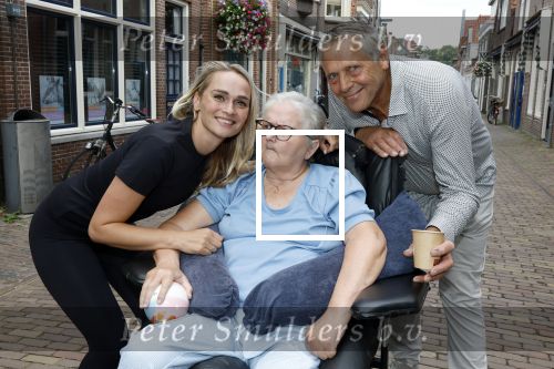Enkhuizen 30 augustus 2025
Irene Schouten opent met haar compagnon Susan Bakker de tweede RFRMR  .RFRMR is een pilates studio . Irene Schouten met haar moeder en vader