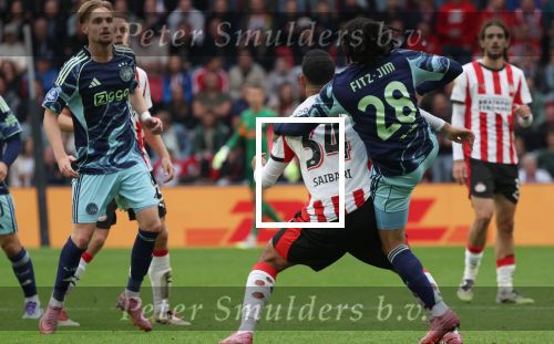 Eindhoven, 21 September 2025
PSV-AJAX, Eindstand 2-2
Kompetitie seizoen 2025-2026
Ismael Saibari met Kian Fitz-Jim