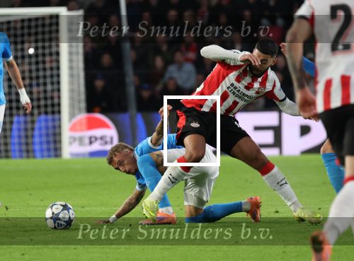 Eindhoven, 21 Oktober 2025
CL Wedstrijd PSV-Napolie, eindstand 6-2
Ismael Saibari met Noa Lang