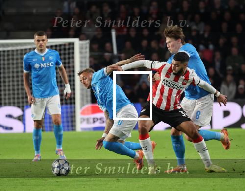 Eindhoven, 21 Oktober 2025
CL Wedstrijd PSV-Napolie, eindstand 6-2
Ismael Saibari met Noa Lang