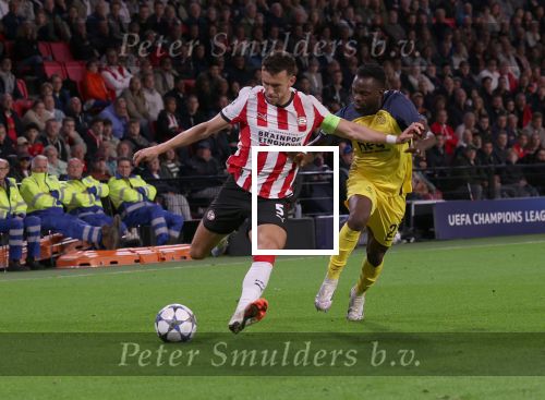 Eindhoven, 16 September 2025
CL wedstrijd PSV-Union Saint-Gilloise, eindsatnd 1-3
Ivan Perisic in duel met Ousseynou Niang
