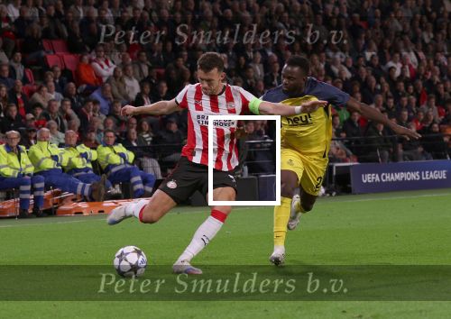 Eindhoven, 16 September 2025
CL wedstrijd PSV-Union Saint-Gilloise, eindsatnd 1-3
Ivan Perisic in duel met Ousseynou Niang