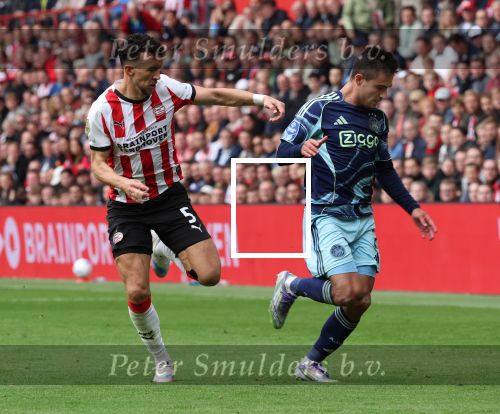 Eindhoven, 21 September 2025
PSV-AJAX, Eindstand 2-2
Kompetitie seizoen 2025-2026
Ivan Perisic met Lucas Rosa