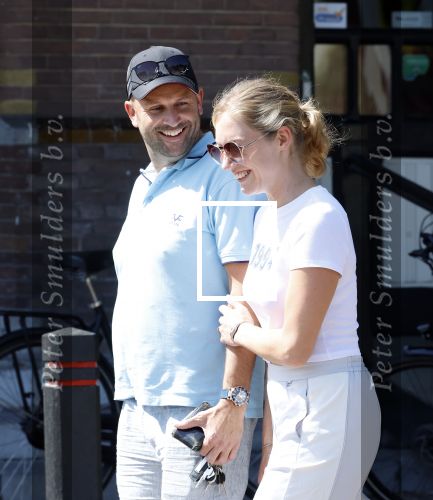 Baarn 11 augustus 2025
Jamie Kames met haar nieuwe vriend Jeffrey Erens (Vieze Jack ) bij eethuys Generaal in Baarn .