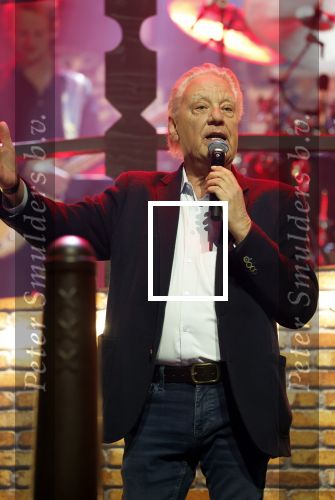 Tilburg 29 september 2025
Buma prijzen worden uitgereikt in 013 in Tilburg . Andre v Duin krijgt ouevre Award uit handen van Jan Rietman . Andre kwam met partner Fernando Reyes.