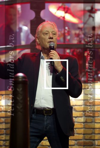 Tilburg 29 september 2025
Buma prijzen worden uitgereikt in 013 in Tilburg . Andre v Duin krijgt ouevre Award uit handen van Jan Rietman . Andre kwam met partner Fernando Reyes.
