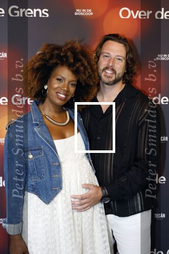 Amsterdam 26 augustus 2025
Premiere over de Grens in het vondelpark . De cast bestaat uit Manuel Broekman Jasmine Sendar Nienke Plas Vincent Banic en Elisabeth Puglia. Jasmine Sendar Zwanger . Ze kwam met partner Justin