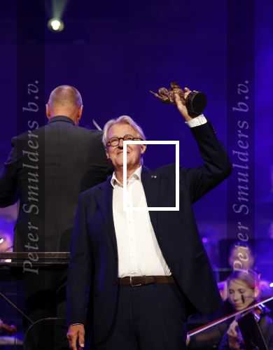 Amsterdam 12 september 2025
Uitreiking Cinemusic Rembrandt Oeuvre Award - tijdens The Night Of Cinemusic in het Concertgebouw. Jeroen Krabbe krijgt Ouvre prijs uit handen van Rene Mioch .