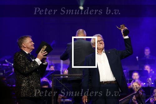 Amsterdam 12 september 2025
Uitreiking Cinemusic Rembrandt Oeuvre Award - tijdens The Night Of Cinemusic in het Concertgebouw. Jeroen Krabbe krijgt Ouvre prijs uit handen van Rene Mioch .