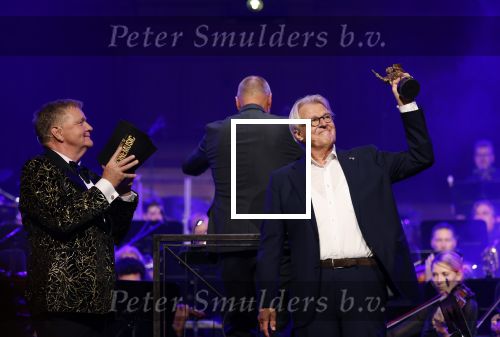 Amsterdam 12 september 2025
Uitreiking Cinemusic Rembrandt Oeuvre Award - tijdens The Night Of Cinemusic in het Concertgebouw. Jeroen Krabbe krijgt Ouvre prijs uit handen van Rene Mioch .