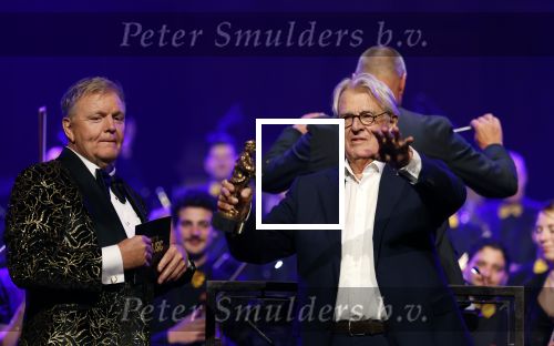 Amsterdam 12 september 2025
Uitreiking Cinemusic Rembrandt Oeuvre Award - tijdens The Night Of Cinemusic in het Concertgebouw. Jeroen Krabbe krijgt Ouvre prijs uit handen van Rene Mioch .