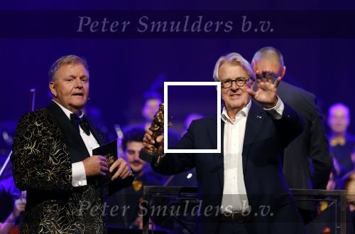 Amsterdam 12 september 2025
Uitreiking Cinemusic Rembrandt Oeuvre Award - tijdens The Night Of Cinemusic in het Concertgebouw. Jeroen Krabbe krijgt Ouvre prijs uit handen van Rene Mioch .
