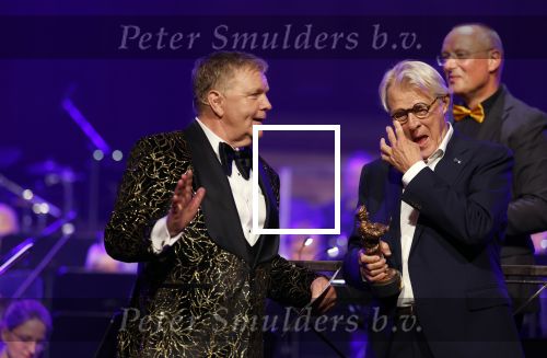 Amsterdam 12 september 2025
Uitreiking Cinemusic Rembrandt Oeuvre Award - tijdens The Night Of Cinemusic in het Concertgebouw. Jeroen Krabbe krijgt Ouvre prijs uit handen van Rene Mioch .
