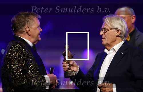 Amsterdam 12 september 2025
Uitreiking Cinemusic Rembrandt Oeuvre Award - tijdens The Night Of Cinemusic in het Concertgebouw. Jeroen Krabbe krijgt Ouvre prijs uit handen van Rene Mioch .