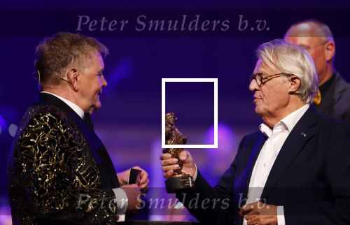 Amsterdam 12 september 2025
Uitreiking Cinemusic Rembrandt Oeuvre Award - tijdens The Night Of Cinemusic in het Concertgebouw. Jeroen Krabbe krijgt Ouvre prijs uit handen van Rene Mioch .