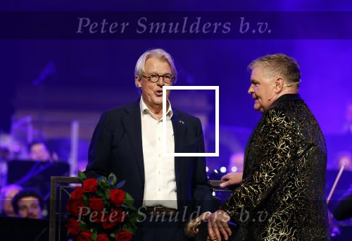 Amsterdam 12 september 2025
Uitreiking Cinemusic Rembrandt Oeuvre Award - tijdens The Night Of Cinemusic in het Concertgebouw. Jeroen Krabbe krijgt Ouvre prijs uit handen van Rene Mioch .
