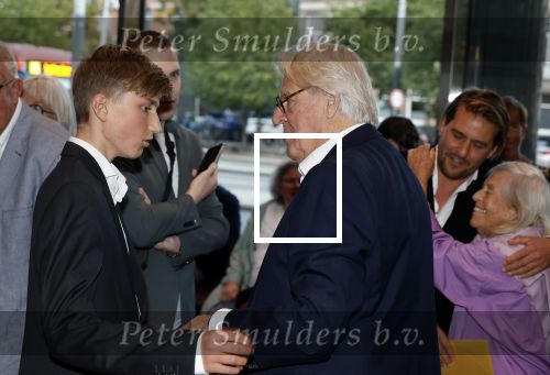 Amsterdam 12 september 2025
Uitreiking Cinemusic Rembrandt Oeuvre Award - tijdens The Night Of Cinemusic in het Concertgebouw. Jeroen Krabbe krijgt Ouvre prijs uit handen van Rene Mioch . Jeroen Krabbe met familie