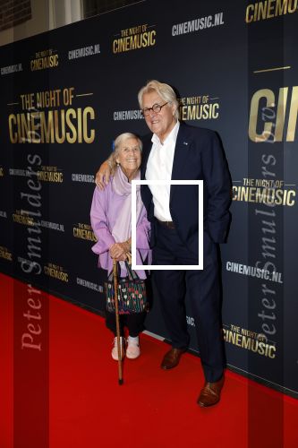Amsterdam 12 september 2025
Uitreiking Cinemusic Rembrandt Oeuvre Award - tijdens The Night Of Cinemusic in het Concertgebouw. Jeroen Krabbe krijgt Ouvre prijs uit handen van Rene Mioch . Jeroen Krabbe met zijn vrouw Herma