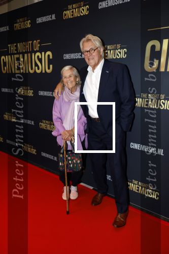 Amsterdam 12 september 2025
Uitreiking Cinemusic Rembrandt Oeuvre Award - tijdens The Night Of Cinemusic in het Concertgebouw. Jeroen Krabbe krijgt Ouvre prijs uit handen van Rene Mioch . Jeroen Krabbe met zijn vrouw Herma