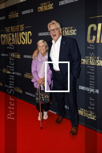 Amsterdam 12 september 2025
Uitreiking Cinemusic Rembrandt Oeuvre Award - tijdens The Night Of Cinemusic in het Concertgebouw. Jeroen Krabbe krijgt Ouvre prijs uit handen van Rene Mioch . Jeroen Krabbe met zijn vrouw Herma