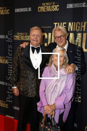 Amsterdam 12 september 2025
Uitreiking Cinemusic Rembrandt Oeuvre Award - tijdens The Night Of Cinemusic in het Concertgebouw. Jeroen Krabbe krijgt Ouvre prijs uit handen van Rene Mioch . Jeroen Krabbe met zijn vrouw Herma Krabbe en Rene Mioch