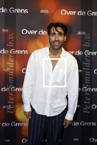 Amsterdam 26 augustus 2025
Premiere over de Grens in het vondelpark . De cast bestaat uit Manuel Broekman Jasmine Sendar Nienke Plas Vincent Banic en Elisabeth Puglia. Joey Ferre