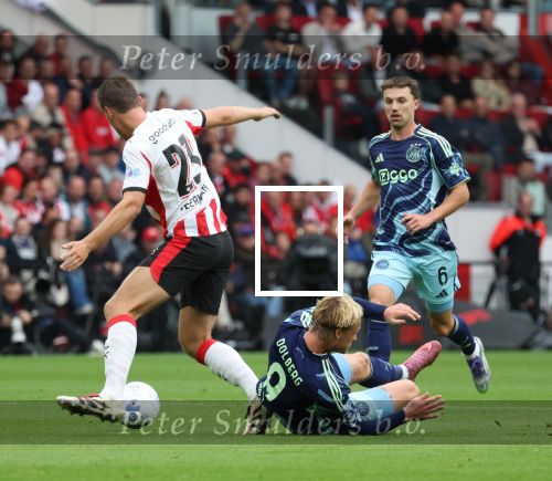 Eindhoven, 21 September 2025
PSV-AJAX, Eindstand 2-2
Kompetitie seizoen 2025-2026
Joey Veerman met Kasper Dolberg
