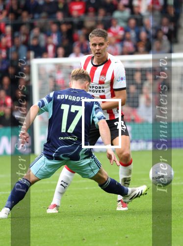 Eindhoven, 21 September 2025
PSV-AJAX, Eindstand 2-2
Kompetitie seizoen 2025-2026
Joey Veerman met Oliver Edvardsen