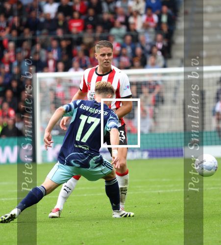 Eindhoven, 21 September 2025
PSV-AJAX, Eindstand 2-2
Kompetitie seizoen 2025-2026
Joey Veerman met Oliver Edvardsen