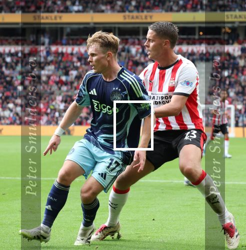 Eindhoven, 21 September 2025
PSV-AJAX, Eindstand 2-2
Kompetitie seizoen 2025-2026
Joey Veerman met Oliver Edvardsen