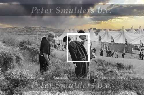 Noordwijk 28 Juli 1995
John Daly zoekt samen met Jose Maria Olazabal en caddy naar zijn bal op hole 1