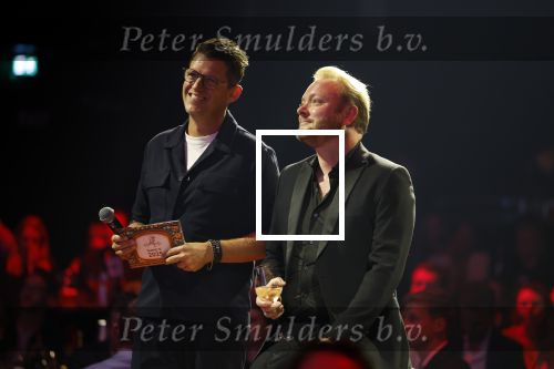 Tilburg 29 september 2025
Buma prijzen worden uitgereikt in 013 in Tilburg . John Dirne krijgt prijs uit houden Nicky Romero
