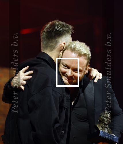 Tilburg 29 september 2025
Buma prijzen worden uitgereikt in 013 in Tilburg . John Dirne krijgt prijs uit houden Nicky Romero