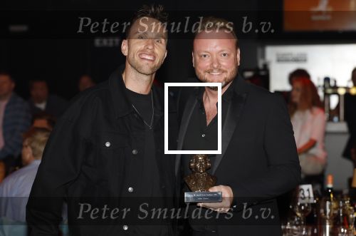 Tilburg 29 september 2025
Buma prijzen worden uitgereikt in 013 in Tilburg . John Dirne krijgt prijs uit houden Nicky Romero