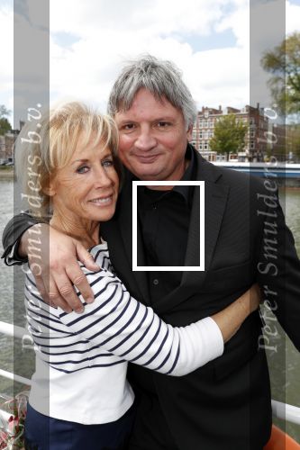 Rotterdam 9 mei 2017
Presentatie cd Joke Bruijs op een boot in Rotterdam. Joke met partner Frits Landesbergen